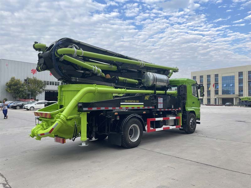 Truck Mounted Concrete Boom Pump with Mixer