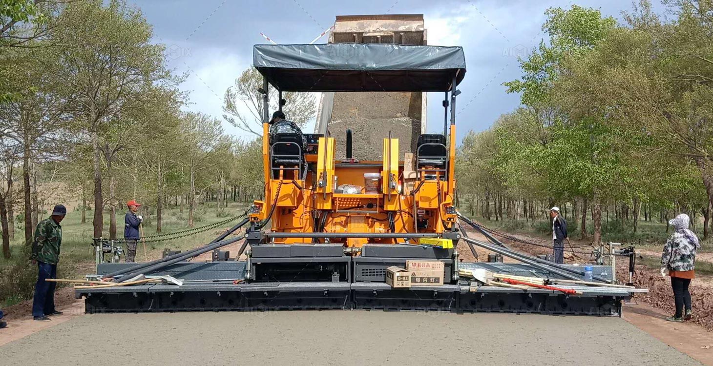 asphalt paving machine is working